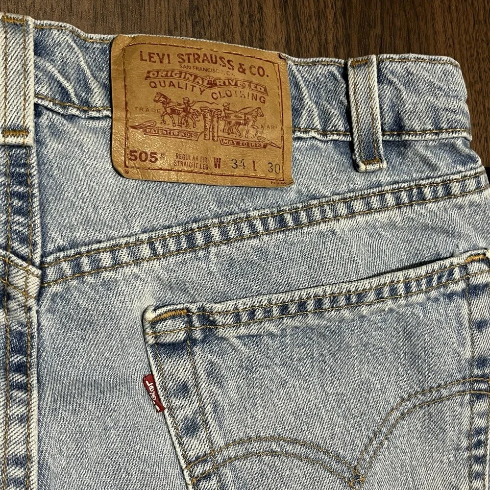 Vintage Levis USA Made Jeans 32x27 Distress 505 Stonewash Relaxed Baggy 90s Levi